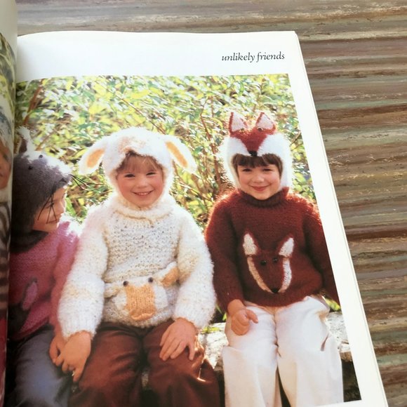 Family Knits Pattern Book for Matching Sweaters Hats Scarves Pullovers 1988 - Picture 7 of 9